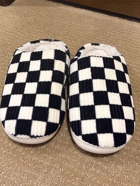 Black and White Checkered Slip-On Slippers